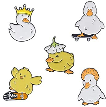 Cartoon-Brosche mit niedlichen Tieren, Entenform, Emaille, Krone, kleine gelbe Ente, Skateboard, lustige Legierung, Brosche, Abzeichen, Kleidung, Zubehör, Schmuck, Tasche, Dekoration, Abzeichen,