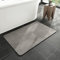 KAZOLEN rutschfeste Badematte Super Absorbierende Badezimmerteppich: dünn 43 x 70 cm Waschbar schnelltrocknende Badvorleger Duschvorleger für Dusche, Badewannen und Badezimmer, Toilette, grau
