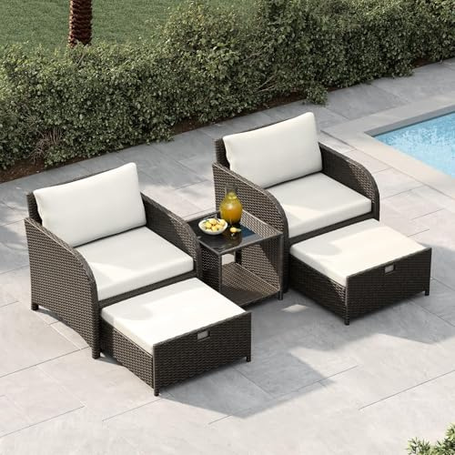 Garvee Ensemble Salon de Jardin 5 pièces en rotin PE – Chaises avec Repose-Pieds, Table Basse Verre trempé – Coussins épais, mobilier résistant – pour terrasse, Balcon, Jardin, Beige