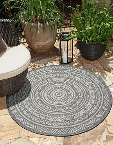 the carpet Mistra - Moderner In- und Outdoor Teppich, perfekt für das Wohnzimmer, Schlafzimmer oder die Terrasse, Wetterfest, langlebig und pflegeleicht, Grau Mandala, 120 cm Rund