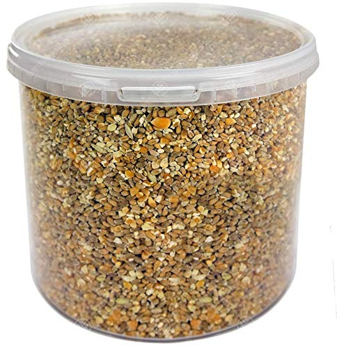 GardenersDream Mixed Poultry Corn | Premium Quality Natural Feed Mix | Rich in Vitamins and Calcium | Chicken Duck Geese Food | Helps Develop Strong Beaks, Tough Bones & Healthy Feathers (5L Tub)