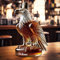 Bouteille de whisky unique Eagle - Drôle d'aigle - Bouteille de whisky de qualité supérieure - Cadeau pour les amateurs de whisky - Père mari ou ami - Décoration de bar amusante (fond rond)