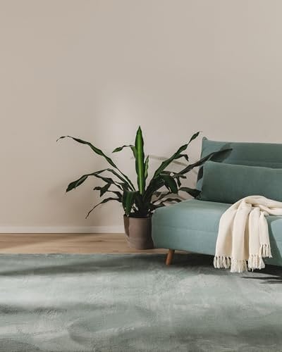 benuta Basic Kunstfaser Fellteppich Furry - Grün 60x120 cm - Weicher Wohnzimmerteppich - Anti-Rutsch-Rückseite - Waschbar - Für Fußbodenheizung geeignet