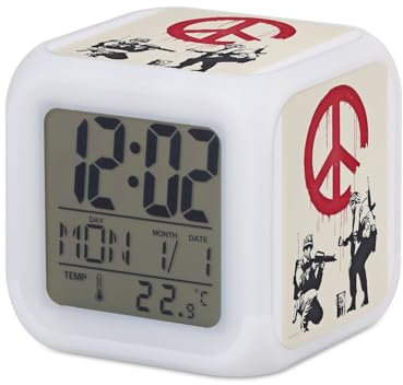 Fabulous Banksy Wecker mit Beleuchtung, Weiß – Motiv: Soldat Peace Sign Street Art Graffiti – 7,8 x 7,8 x 7,8 cm – Retro-Beleuchtung, mehrfarbig, LED