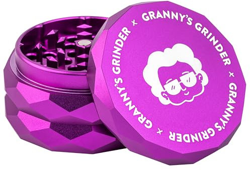 Granny's® Premium Aluminium Kräutermühle | messerscharfes Mahlwerk | ∅ 6,3 cm | 4-teilig mit Sieb zum Herausnehmen | inkl. Pollenschieber | Kräutermühle in Lila u. weiteren edlen Designs