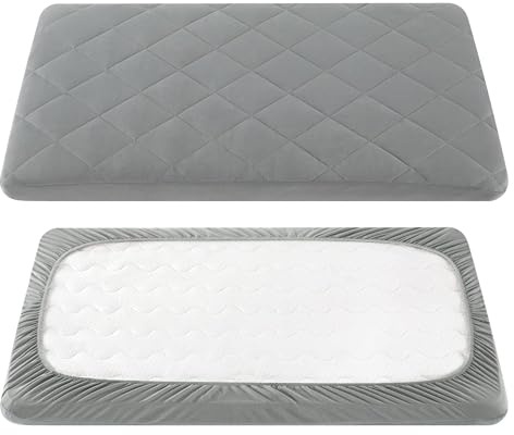 TILLYOU Pack and Play Sheet – Weicher, gesteppter Kinderbett-Bezug, Matratzenschoner für Kleinkinder mit 2,5 - 7,6 cm tiefer Tasche, dickes Laufgitter-Bettlaken, atmungsaktive, flauschige
