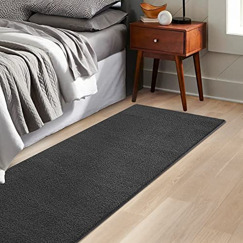 KARAT Bettvorleger Dynasty - edle Velours Bettumrandung - Teppich Läufer für Schlafzimmer Wohnzimmer - Flauschiger Teppichläufer (80 x 160 cm, Anthrazit)
