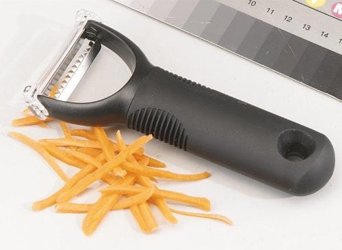 4 Each: Oxo Julienne Peeler (1054751)