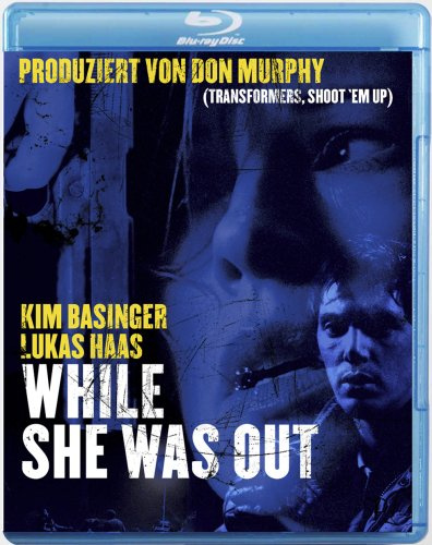 While she was out (Stille Nacht, mörderische Nacht)