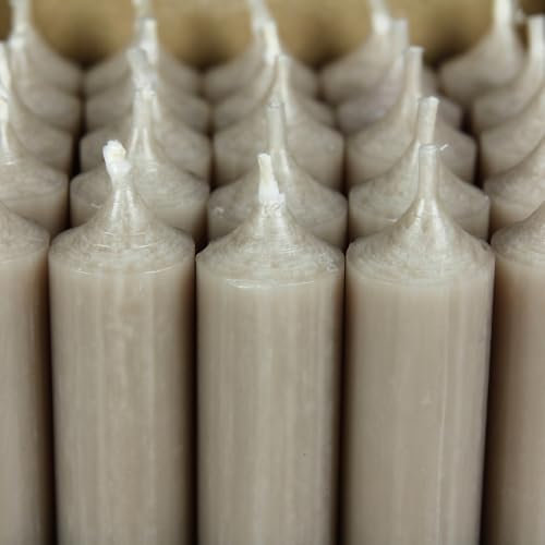 Bütic GmbH Stabkerzen durchgefärbt 180mm x Ø 22mm - Kerzen hochgereinigt, Brenndauer 8h, geruchsneutral, rußarm mit rückstandsfreiem Abbrand, Farbe:Taupe, Set mit:25 Stück