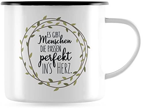 JUNIWORDS Emaille-Tasse, Es gibt Menschen, die passen perfekt ins Herz, Schwarzer Tassenrand