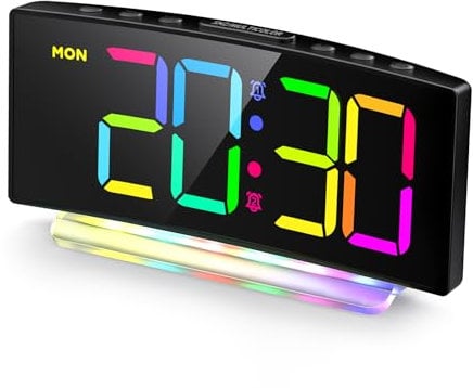 HERMIC Réveil Numérique LED Courbé Avec Lumière RGB, Double Alarme, 12/24H, Luminosité Réglable (Adaptateur Inclus)