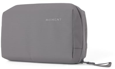 MOMENT Everything Tech Organizer – Wasserabweisende Reisetasche für Kabel, Ladegeräte und Zubehör | Reguläre und Mini-Größen I Grau, Regulär