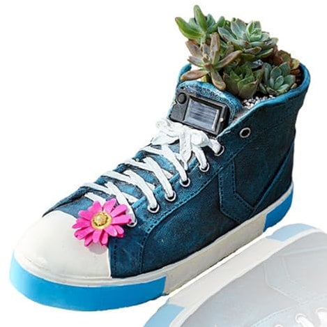 zenggp Chaussures de Planche Lampe Solaire Pot de Fleurs, Statue extérieure créative Ornements artisanaux en résine adaptés à la décoration de Balcon de Jardin extérieur