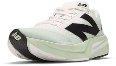New Balance Damen FuelCell Rebel V4Laufschuh