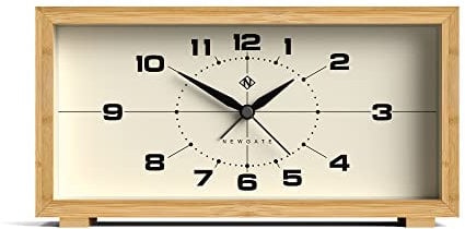 NEWGATE® Lemur Wecker | Rechteckige Bauform | Bambus Koffer | Ideal für Nachttisch, Schreibtisch oder Regal | Modernes Retro-Wohn-, Schlaf- und Büroaccessoire
