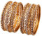 Touchstone Goldene Armband-Kollektion Exotische Filigran und Korn Arbeit freier Rhinestone-indischer Bollywood Thick dünner Metall-Armband-Armbänder im antiken Goldton für Frauen. Set von 6.