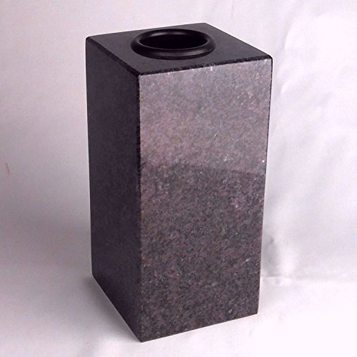 designgrab Cube-medium Designer Grabvase aus Granit Orion