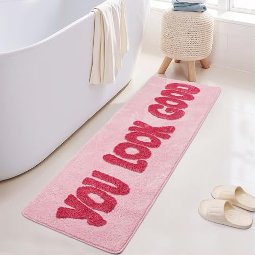 Oturgor You Look Good Badezimmerteppich, 50,8 x 152,4 cm, weicher Plüsch, super wasserabsorbierend, rutschfeste Unterseite, leicht zu reinigen, lebendiges Dekor, Hot Pink