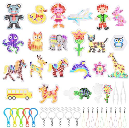 AUAUY Lot de 22 Planches de Perles à Fusibles de 5 Mm pour Enfants, avec Cartes à Motifs, Porte-Clés, Cordon, Petits Cerceaux, Kit de Perles à Fusibles, Cadeau D'anniversaire pour Garçons et Filles
