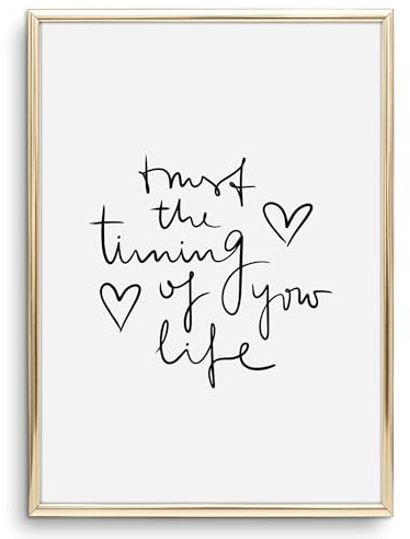 Tales by Jen Kunstdruck, Sprüche Poster: Trust the timing of your life | Stilvolles Premium Poster auf hochwertigem Papier | Schwarz weißes Handlettering Wand Bild fürs Wohnzimmer | Ohne Bilderrahmen