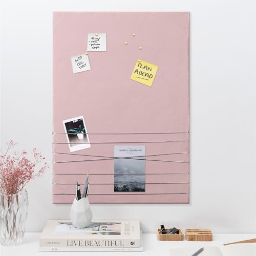 Navaris Pinnwand Collage Fotowand aus Samt - 70x50cm Bilderhalter - Fotohalter mit Schnur - für Fotos Bilder Postkarten - inkl. Stecknadeln - Pink