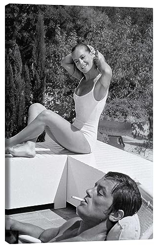 Posterlounge Romy Schneider und Alain Delon, Der Swimmingpool, 1968 Leinwandbild 40 x 60 cm Schwarz-Weiß Wandbilder Wanddeko