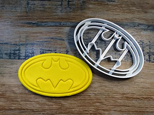 ELACE Moule Biscuit Emporte Pièce Chauve Souris Dessin Animé Emporte Pièces en Plastique Decoupoir Patisserie Emporte Pièce en Forme Enfants pour Décoration de Biscuits (dim 13x8x1.5cm)