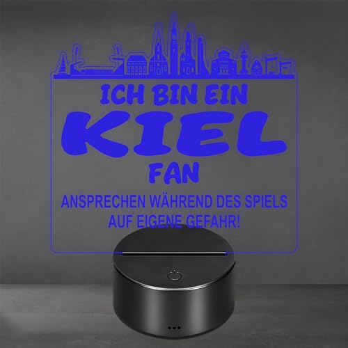 Lieblingsmensch Kiel Fan Fußball LED Nachtlicht – 3D Skyline Design „Ansprechen auf eigene Gefahr“ – RGB Farbwechsel mit Fernbedienung & Touch – Stimmungslicht für die Man Cave – 19x23cm