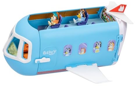 BlueY 3-in-1 Flugzeug-Spielset zum Ausklappen; Verwandlung von Flugzeug in Hotelresort & Boot! 70 cm breites Urlaubsresort-Spielset; 25+ Geräusche; 15 Spielzeugteile; 2 Exklusive Figuren Bingo
