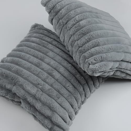 Bonhause 2er Set Kissenbezüge Grau 45 x 45 cm Gestreifter Kunstpelz-Plüsch Dekorative Kissenhülle Zierkissenbezüge für Sofa Schlafzimmer Wohnzimmer Auto Zuhause Dekoration