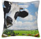 Funda de almohada decorativa con diseño de vaca lechera sobre hierba verde, 45 x 45 cm