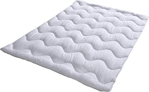 REDBEST Steppbett, Bettdecke Atlanta weiß Größe 200x200 cm - Textilfaser - Feuchtigkeitsabtransport, Liegekomfort, waschbar, ergonomische Wellensteppung - Wärmestufe 2