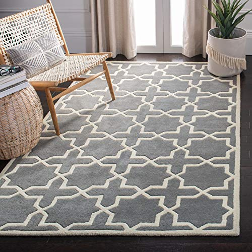 SAFAVIEH Chatham Collection Area Rug - 5' x 8', Dark Grey & Ivory, Handmade Geometric Wool, Ideal for High Traffic Areas in Living Room, Bedroom (CHT732D)