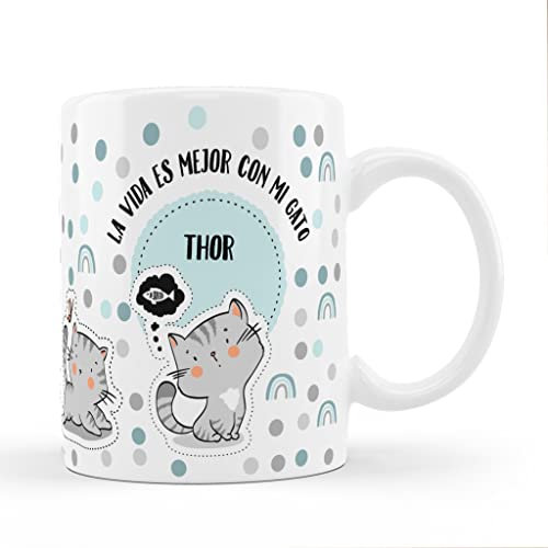 Bee Ingenious Taza gato personalizada con nombres. Regalos para mamas gatunas. Regalo para papa gatuno.Tazas Personalizadas de Cerámica Tazas originales. Tazas divertidas (Vida es mejor gato)