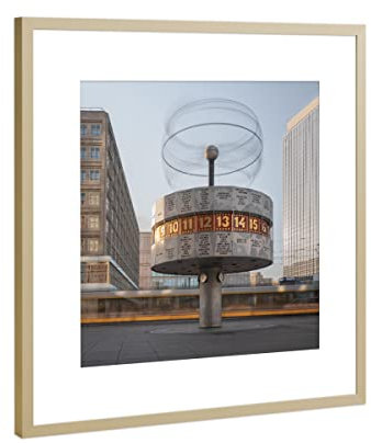 artboxONE Poster mit Rahmen Gold 50x50 cm Weltzeituhr Berlin von Marcel Zizkat - gerahmtes Poster