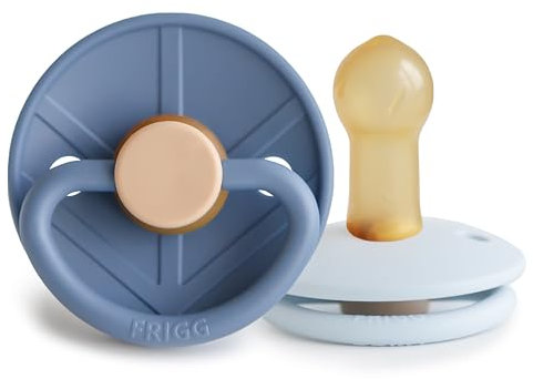 FRIGG Little Viking Latex Schnuller | 2'er Packung | Naturkautschuk | BPA-Frei | Hergestellt in Dänemark | Symmetrischer Sauger in Kirschform | (Ocean View/Powder Blue, Größe 2 (6-18 Monate))