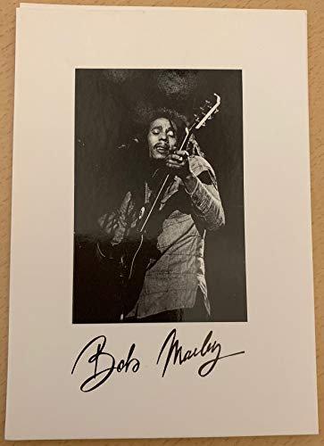 Bob Marley – Gitarre (weißer Turm) – 10 x 15 cm – Postkarten/Postkarte