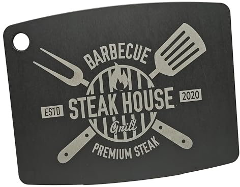 JADE Gourmet Kitchen Decorato Kiss The Cook - Tagliere in Fibra di Legno Laminato, 37 x 27.5 x 0.6 cm, con foro per appendimento, adatto a tutti i cibi, lavabile in lavastoviglie (Stakehouse)