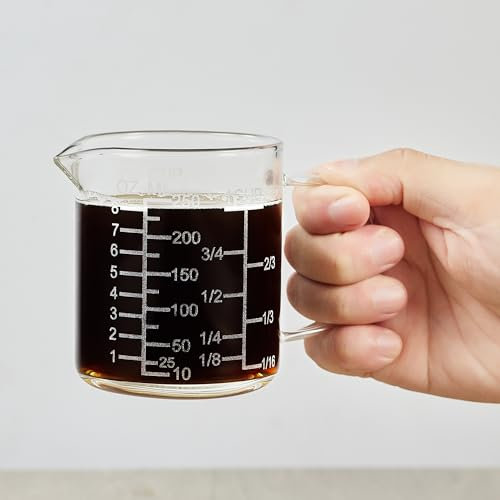 Ackers BORO3.3 Taza medidora de vidrio con escala de grabado [mango aislado | Boquilla en forma de V] - Hecho de vidrio de borosilicato alto para cocina o restaurante, fácil de leer, 250 ml (8 onzas,