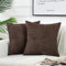 FDTERN 2er Set Dunkelbraun Kordsamt Kissenbezug 60x60CM Weich Moderne Dekorative Kissenbezüge Kissenhülle Dekokissenbezug Sofakissen Dekokissen Boho Deko für Sofa Schlafzimmer Wohnzimmer Bett