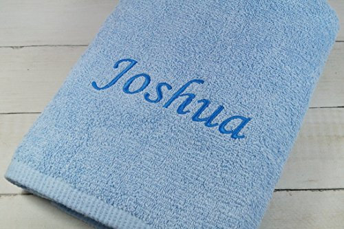 Duschtuch personalisiert mit Namen Frottier hellblau Babyblau Bestickt 70x140 Badehandtuch Baumwolle Namenshandtuch weich Geschenk Hochzeit Geburtstag Weihnachten (70 x 140 cm, Hellblau) (140225)
