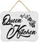 Lustiges Holz-Paletten-Wandschild Queen Kitchen Motivational Holzschild Schild Zitat Bauernhaus Lustiges Küche Zitat Galerie Wanddekoration Schilder für Tisch Eingangsbereich 20,3 x 25,4 cm
