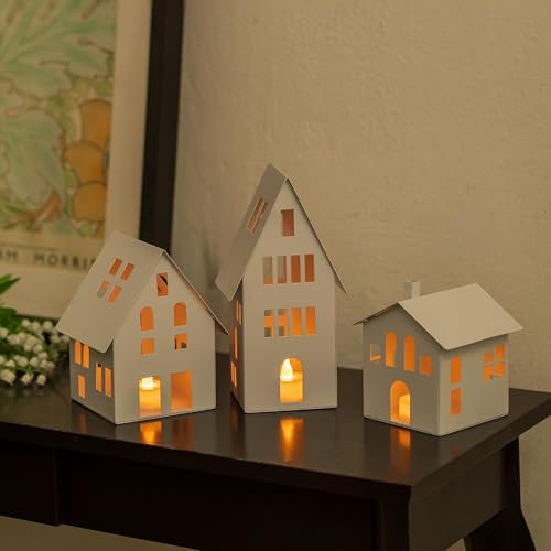 Lichthaus Metall Windlicht für Deko Wohnzimmer: Romadedi Haus mit LED Kerzen Kerzenhalter Laterne Weiß - für Weihnachtsdeko Weihnachten Teelichthaus Häuser für Room Decor Fensterdeko, 3er Set