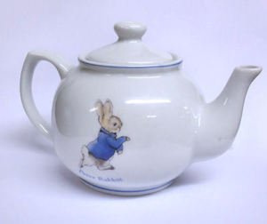 Porcelain Beatrix Potter Collectable Mini Teapot - Peter Rabbit - By Frederick Warne & Co