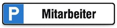 Betriebsausstattung24 Parkplatzschild Mitarbeiter - Aluminium, geprägt - 52,0 x 11,0 cm - P Symbol - Park Schild