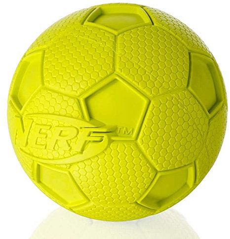Nerf Dog Hundespielzeug Fussball mit Quietschgeräusch, farblich sortierte Lieferung grün oder blau, 8,2cm