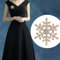 Yienate Modische Schneeflocken-Brosche mit Strasssteinen, Brosche, Anstecknadel, Kristall-Brosche für Weihnachten, Kleidung, Schmuck, Geschenke für Frauen und Mädchen (Gold)