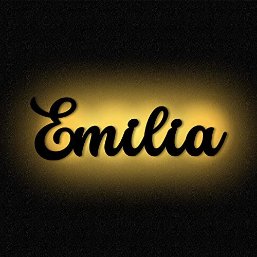 Namofactur Namenslampe Emilia aus Holz mit warmweißem LED-Licht | Batteriebetrieb und Edelstahl-Wandhalter im Lieferumfang – Namensdeko für Baby-, Kinder- oder Wohnzimmer