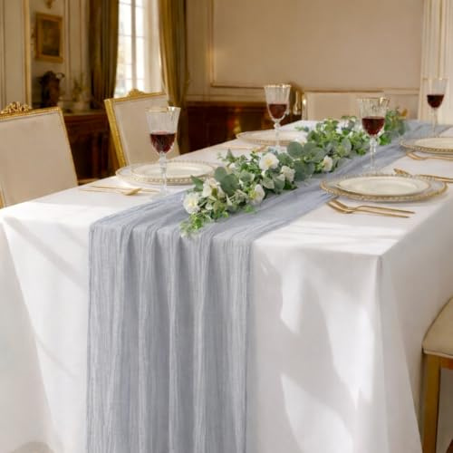 DecoHomeTextil Musselin Tischläufer 80 x 300 cm Hellgrau (Single Pack) Weicher Gaze Stoff mit Faltenoptik für Hochzeit, Geburtstag, Party & stilvolle Tischdekoration Boho